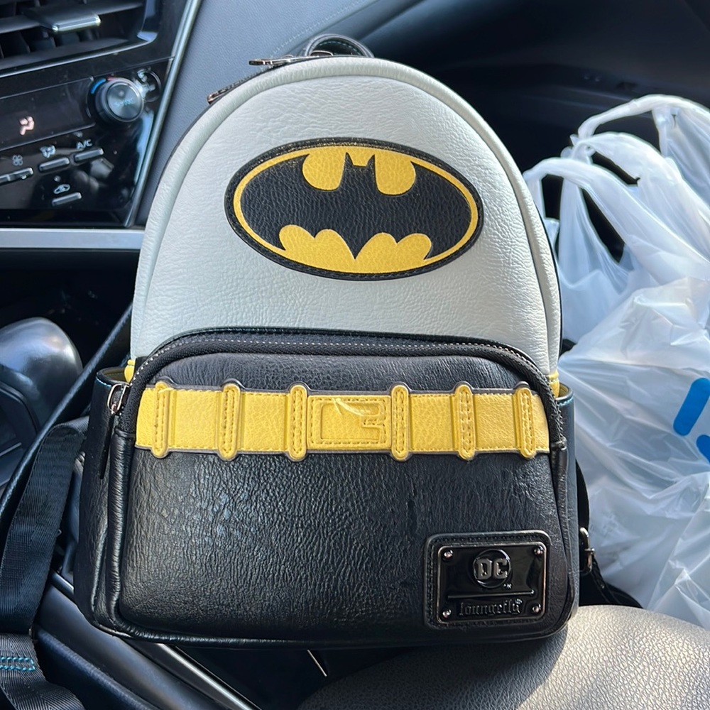 I am selling this DC Batman back pack for $45 if anyone is interested